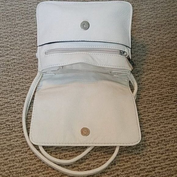 Giani Bernini Bag Crossbody White Leather Purse Handbag Satchel Women's WOMAN'S - Picture 13 of 15